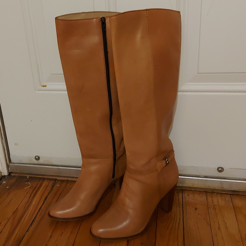 Beige leather boots 👢👢